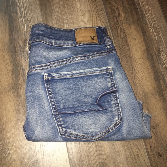 SOLD american eagle light wash jean shorts - Picture 6 of 6